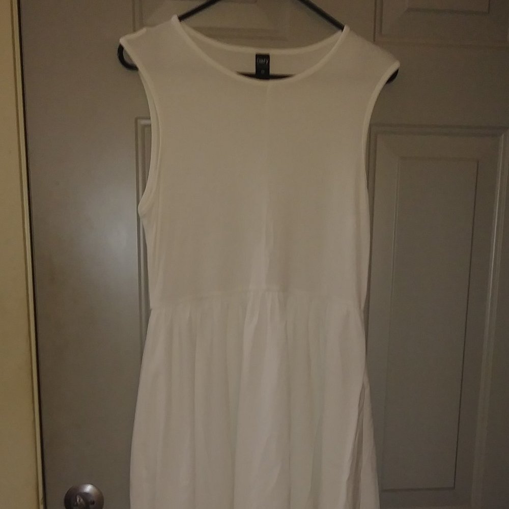 SUPER COMFY TANK-TOP MAXI DRESS WITH FLOWY SKIRT /POCKETS! SUMMERS NOT OVER! 17$